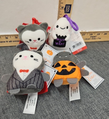 Four 2022 costume critter - 2022,